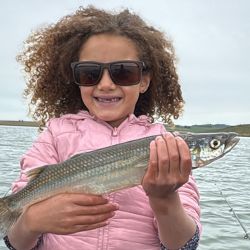 La bellísima laguna La Brava siempre da satisfacciones en la modalidad embarcados. Pronta a ser protagonista absoluta de un importante evento competitivo, donde se buscarán los pejerreyes de mejor porte.