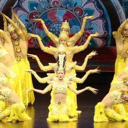 Imagen de una presentación de música y danza tradicionales de Dunhuang durante la VII Exposición Cultural Internacional de la Ruta de la Seda (Dunhuang), en Dunhuang, en la provincia de Gansu, en el noroeste de China. | Foto:Xinhua/Lang Bingbing