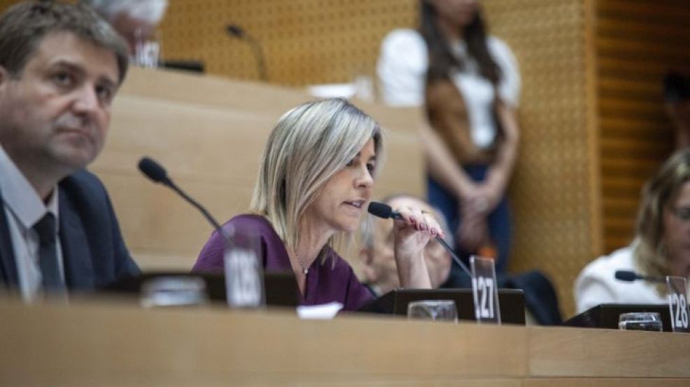 22-2-2025-Unicameral deloredismo 