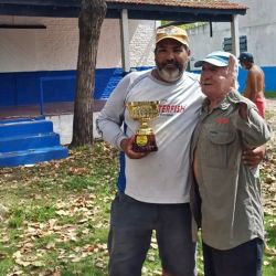 En el club Municipalizado de La Plata, escenario para esta reunión piscatoria que juntó a tradicionales exponentes de Fepylba con calificados pescadores de la Metropolitana.