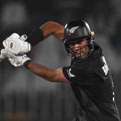 Rachin Ravindra de Nueva Zelanda realiza un tiro durante el partido internacional de críquet. Estadio de Críquet de Rawalpindi. Foto de Farooq NAEEM / AFP | Foto:AFP