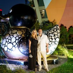 Los artistas Pimenta & Moncarz presentan su innovadora reinterpretación de ‘Duck’ en el Hotel SLS, marcando un nuevo hito en el mundo del arte y el diseño.
