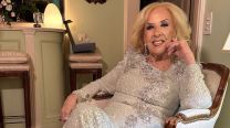 Cambio de look, abanicos personalizados y una mega torta, todos los detalles del cumpleaños de Mirtha Legrand