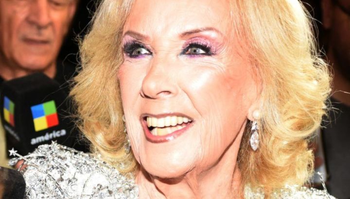 Las mejores fotos del cumpleaños 98 de Mirtha Legrand, en una noche llena de glamour