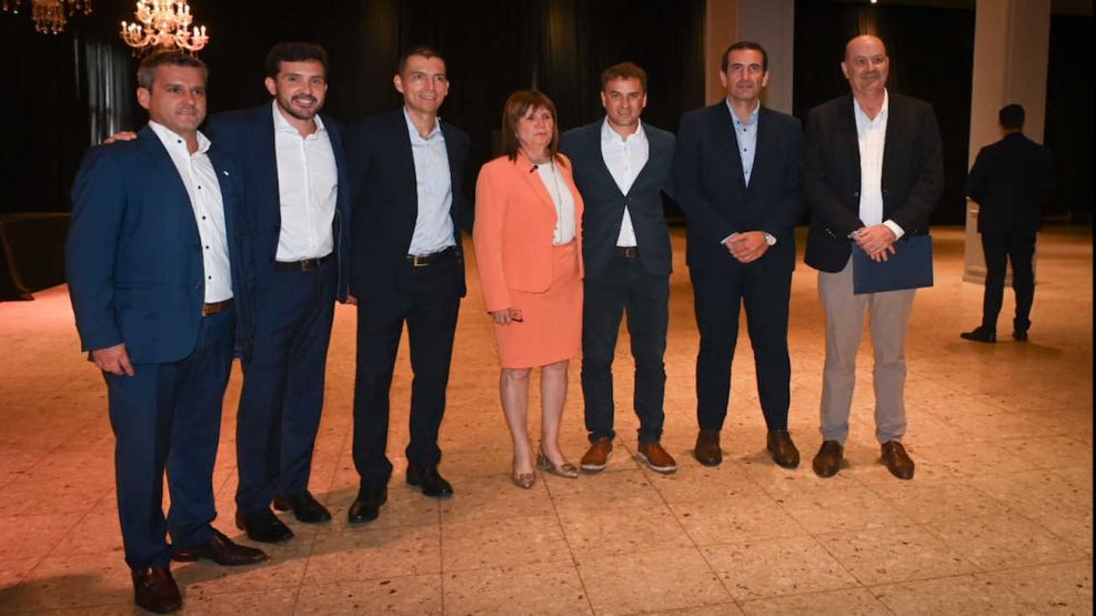 Los Radicales con Peluca armaron un seminario con Bullrich y Sturzenegger en La Rural 20250225