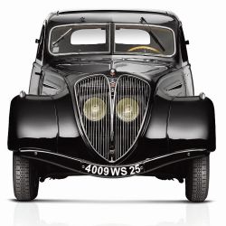 El elegante Peugeot 402 cumple 90 años.