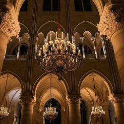 Los candelabros de la catedral de Notre Dame de París con su nuevo esquema de iluminación en París. Foto de Thibaud MORITZ / AFP | Foto:AFP