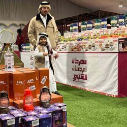 La gente visita una tienda en Doha. Foto de KARIM JAAFAR / AFP | Foto:AFP