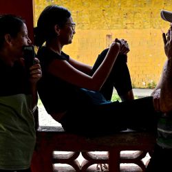 Migrantes con destino a Colombia esperan un barco en Miramar, cerca de Palenque, Panamá. Foto de MARTIN BERNETTI / AFP | Foto:AFP