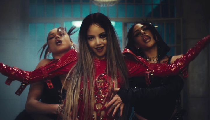 Lisa estrenó su explosivo álbum ALTER EGO y lanzó el feroz video de "FXCK UP THE WORLD"