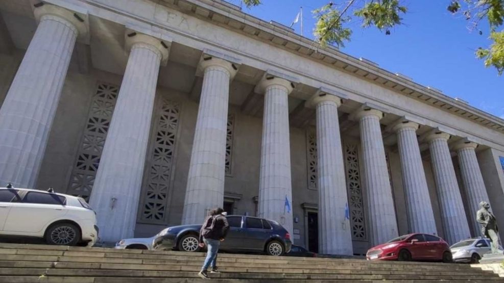 Antonio Rosello: "El 70% de los docentes universitarios percibe salarios por debajo de la línea de pobreza"