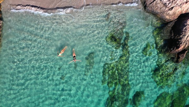 Bahía Bustamante: el paraíso patagónico que eligió Juliana Awada para descansar 