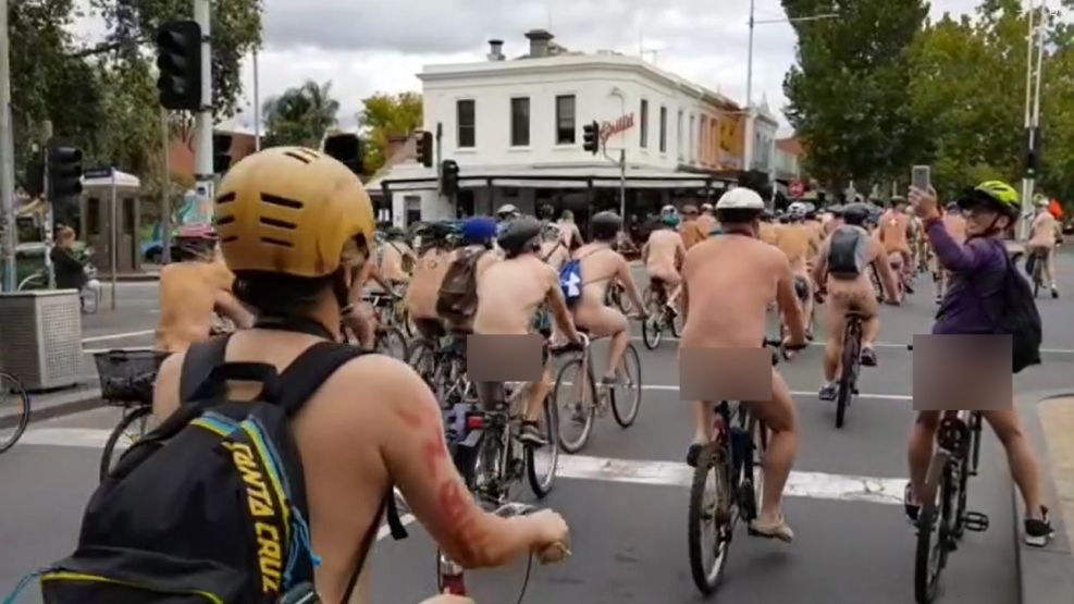 ciclistas desnudos recorrieron calles de Melbourne