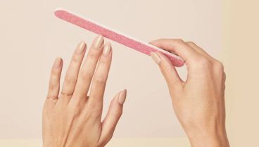 Tendencias de manicura minimalistas para cualquier estación de este 2026