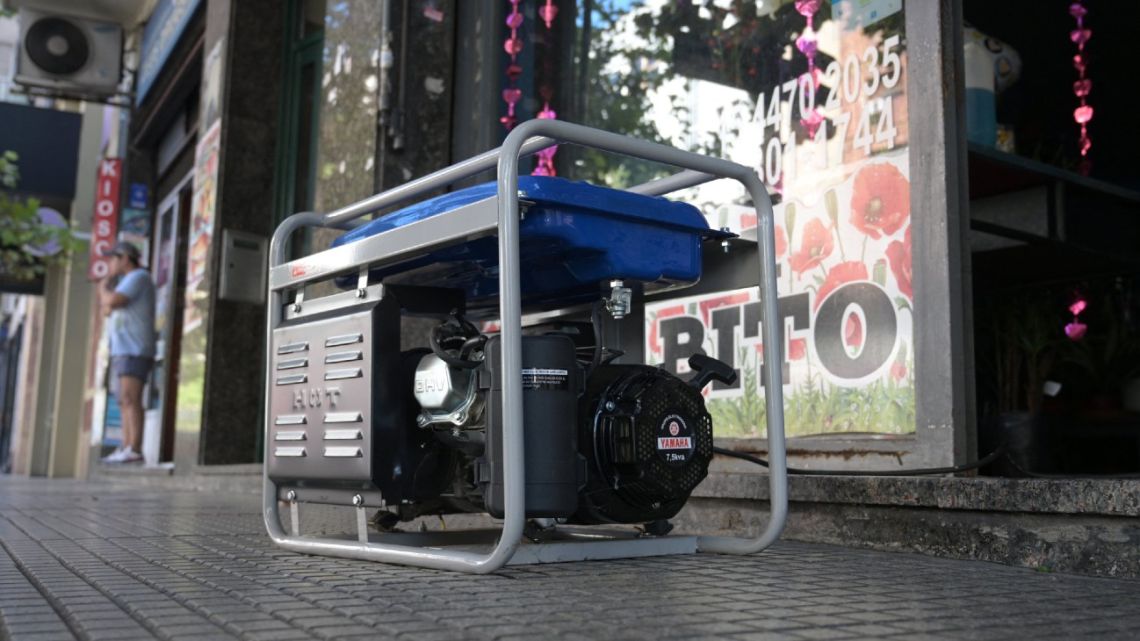 A store uses an electric power generator during a power outage in Buenos Aires on March 5, 2025. Several power outages on Wednesday left some 620,000 users without electricity in Buenos Aires, including the government house, officials said, as the Argentine capital suffers a wind chill of 44 degrees and a yellow alert for ‘extreme temperatures’ is in effect. 