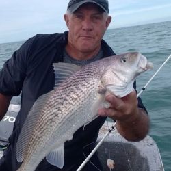 Tras un fin de semana lleno de feriados, el pique no decae y muchos se vuelcan por la pesca del pejerrey.