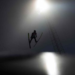  El japonés Ren Nikaido compite durante la prueba de salto de esquí, en Trondheim, Noruega. Foto de Jonathan NACKSTRAND / AFP | Foto:AFP