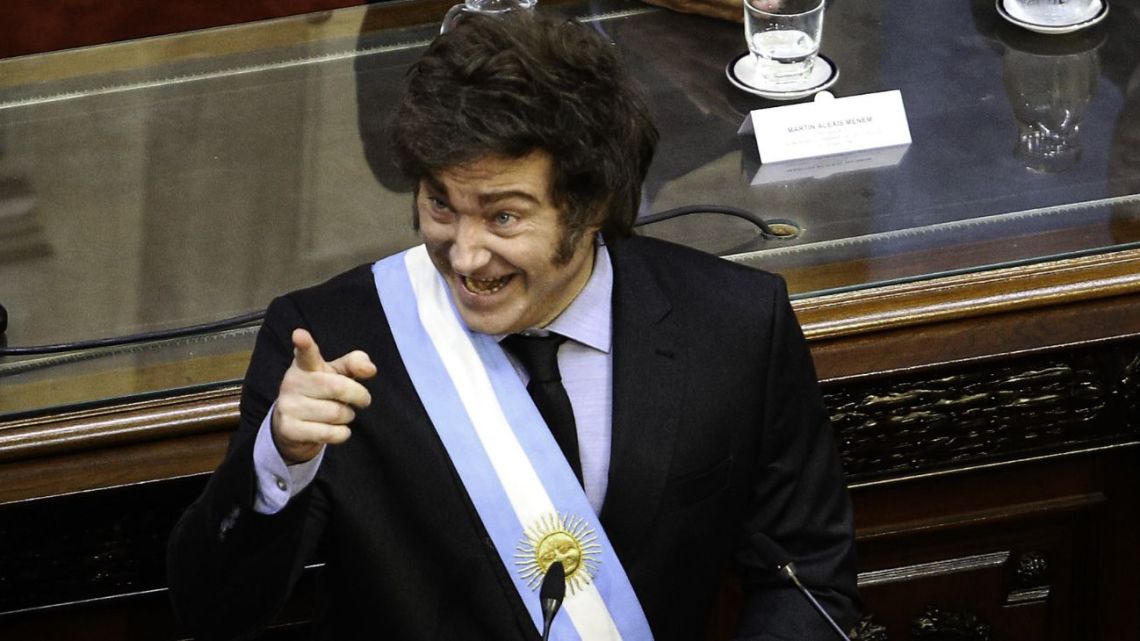 La guerra soft de Milei con Clarín activó los radares de empresas que esperan una ventana para entrar en el negocio telco