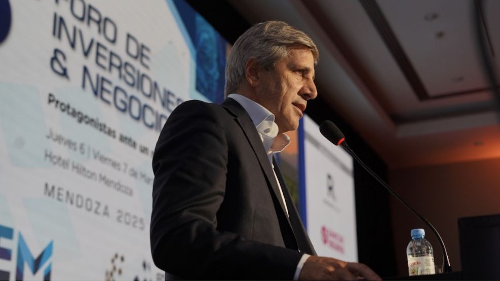 Luis Caputo en el sexto Foro de Inversiones y Negocios de Mendoza