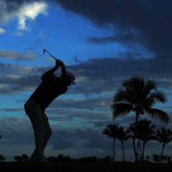 David Hearn de Canadá juega su tiro desde el segundo tee durante la segunda ronda del Puerto Rico Open 2025. Foto de Kevin C. Cox / AFP | Foto:AFP