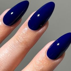 Tendencia de color de uñas elegante que va bien con todo