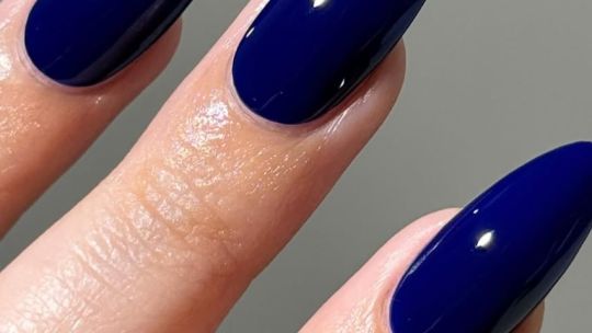 Adiós manicura francesita: 3 colores de uñas que son tendencia este invierno 2025