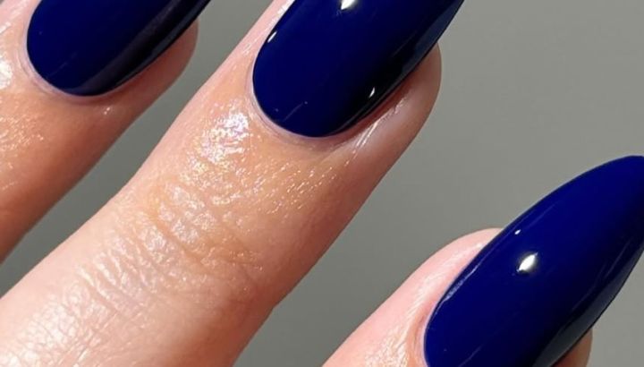 Tendencia de color de uñas elegante que va bien con todo