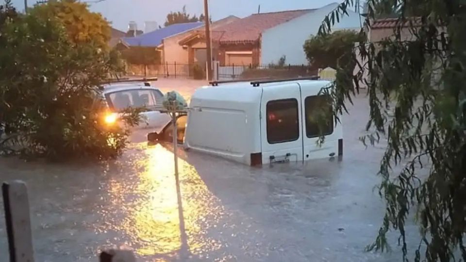 Six dead, hundreds evacuated in Bahía Blanca after fierce storm