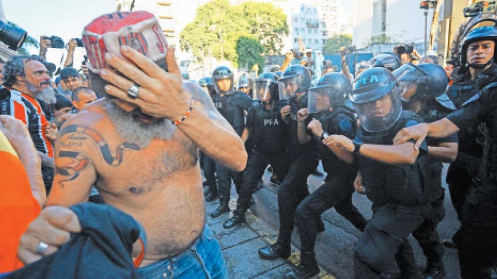 07_03_2025_hincha_chacarita_na_g