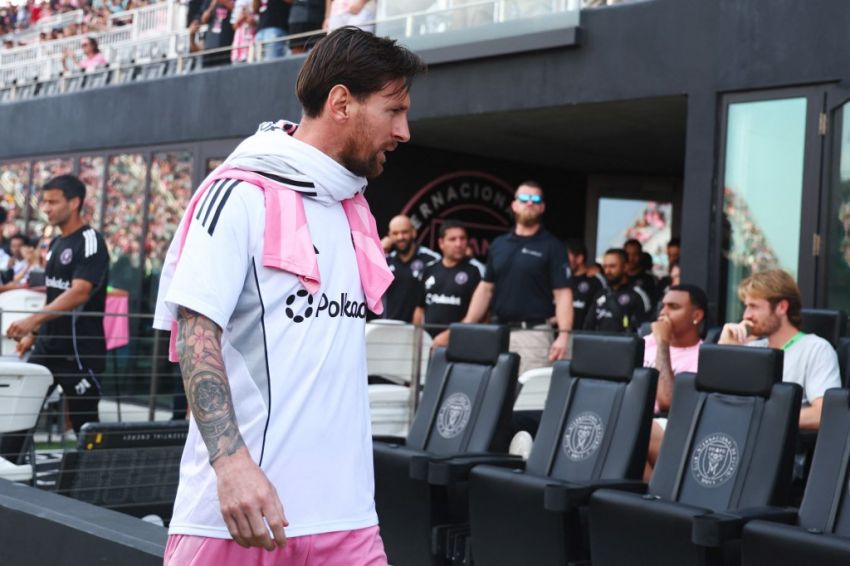 Messi se quedó en el banco ante Charlotte