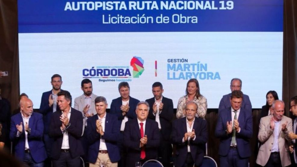 10-03-2025 Martín Llaryora acto licitación finalización ruta nacional 19