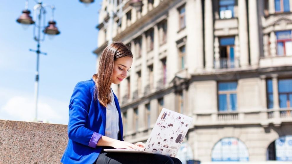 mujer trabajando