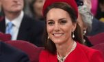 Kate Middleton irradia elegancia en un look rojo total