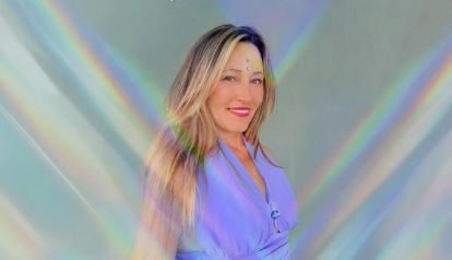 Rosalía Glitter: Un viaje de color y amor