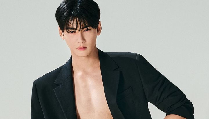 Cha Eunwoo volvió locos a todos al protagonizar una sensual campaña