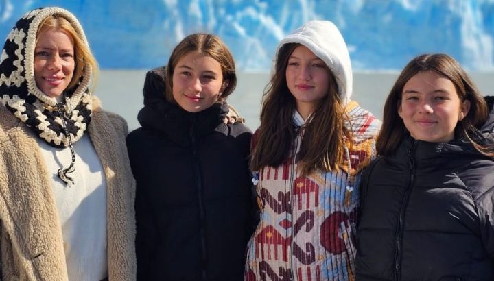 Una por una, todas las fotos de Nicole Neumann junto a sus hijas en una aventura por el glaciar