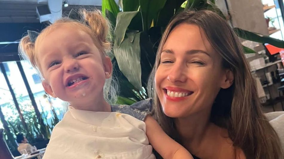 Pampita mostró a Ana García Moritán en su clase de ballet