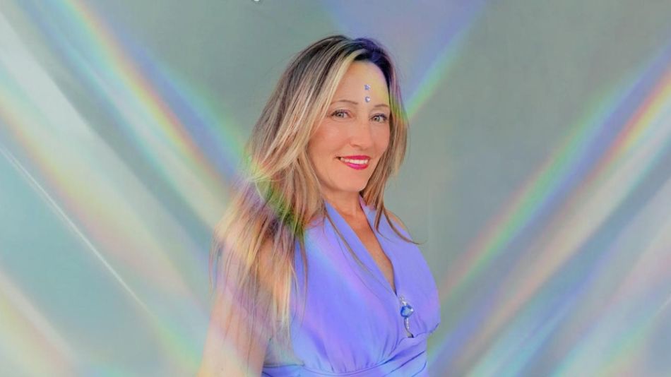 Rosalía Glitter: Un viaje de color y amor