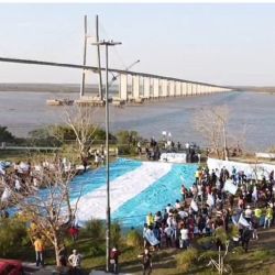 "En vez de adaptar las embarcaciones al río, se busca modificar el río para los barcos", advierten los especialistas.