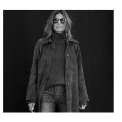 Juliana Awada lleva los jeans acampanados ideales para el otoño