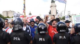 La marcha de los jubilados con los hinchas, la protesta en el Congreso 20250312