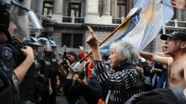 La marcha de los jubilados con los hinchas, la protesta en el Congreso 20250312