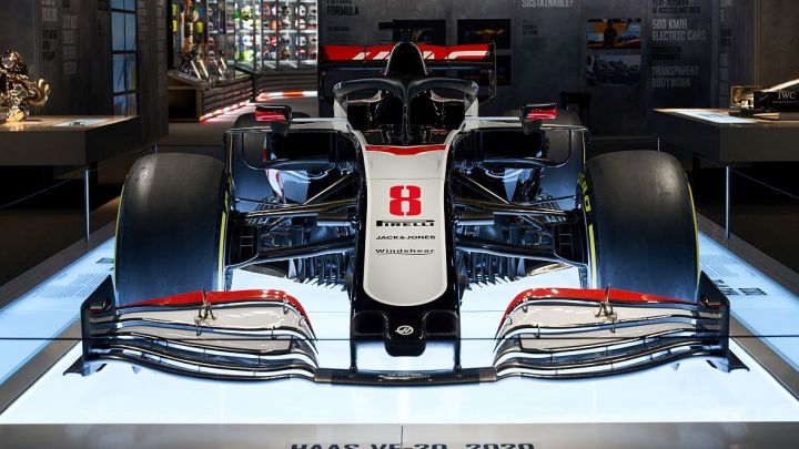 Fórmula 1 la exhibición presenta autos icónicos y objetos nunca vistos de Fangio, Senna, Colapinto y Reutemann.