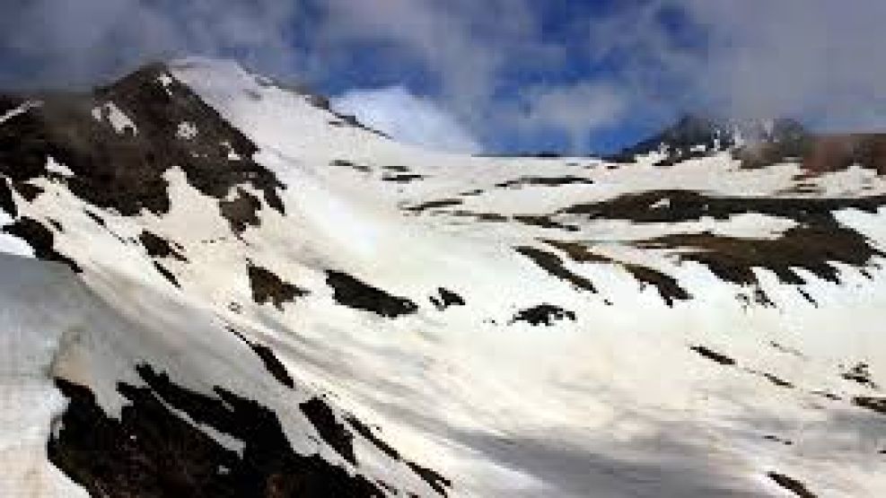 Alpinista español murió en una avalancha.