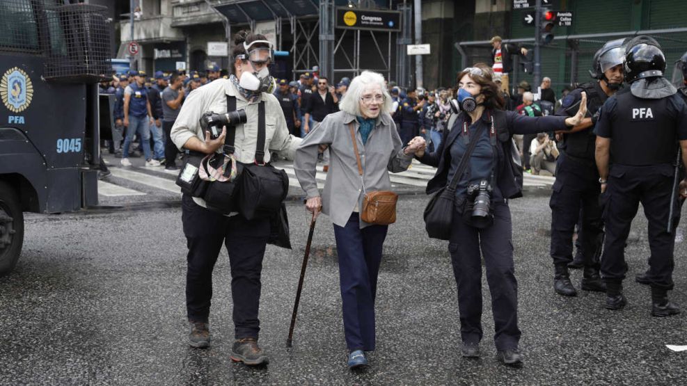 La marcha de los jubilados con los hinchas, la protesta en el Congreso 20250312  