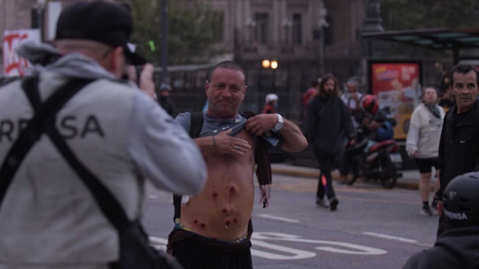 La marcha de los jubilados con los hinchas, la protesta en el Congreso 20250312