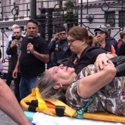 Marcha de los jubilados con los hinchas, la protesta en el Congreso | Foto:Juan Obregon