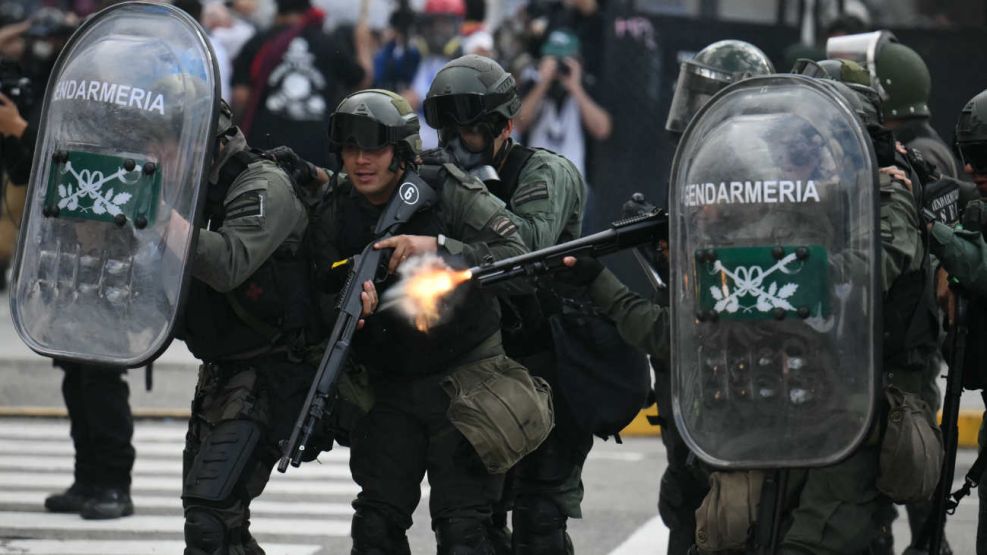 La marcha de los jubilados con los hinchas, la protesta en el Congreso 20250312