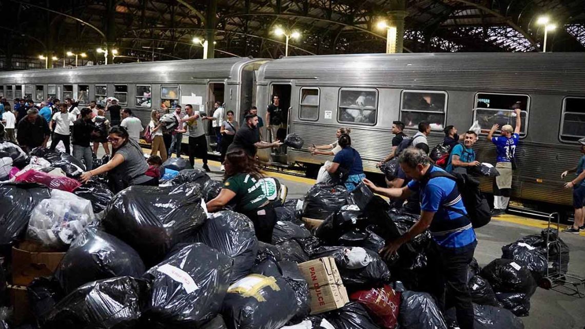 A 'train of solidarity' prepares to leave for storm-hit Bahía Blanca.