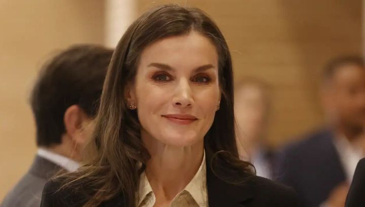 Letizia Ortiz adelantó cuál será el pantalón estrella de 2025